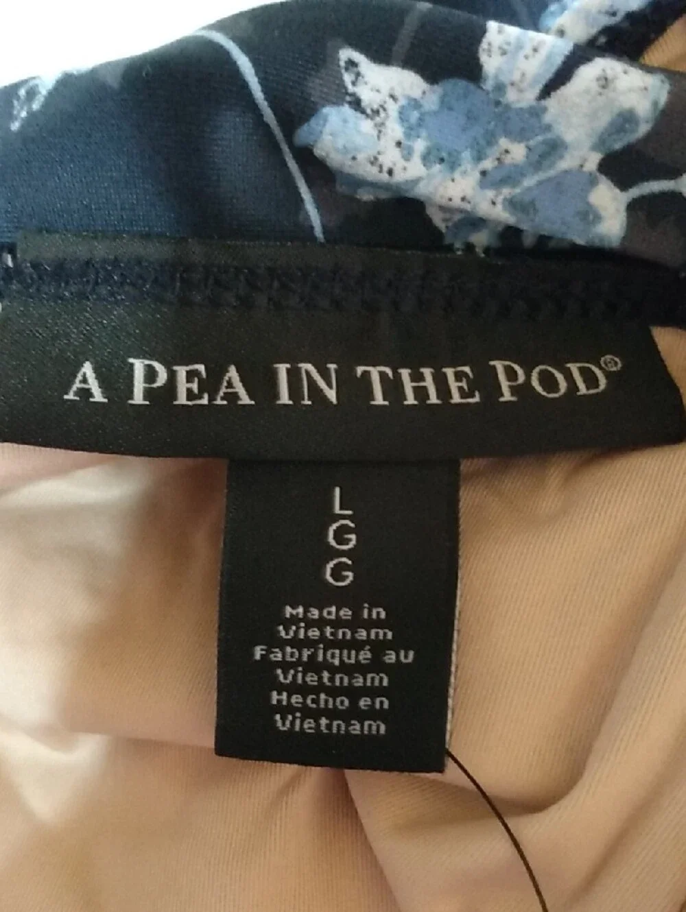 A Pea in the Pod Navy‎ One-Piece with Light Blue Floral Print - WMNS Large